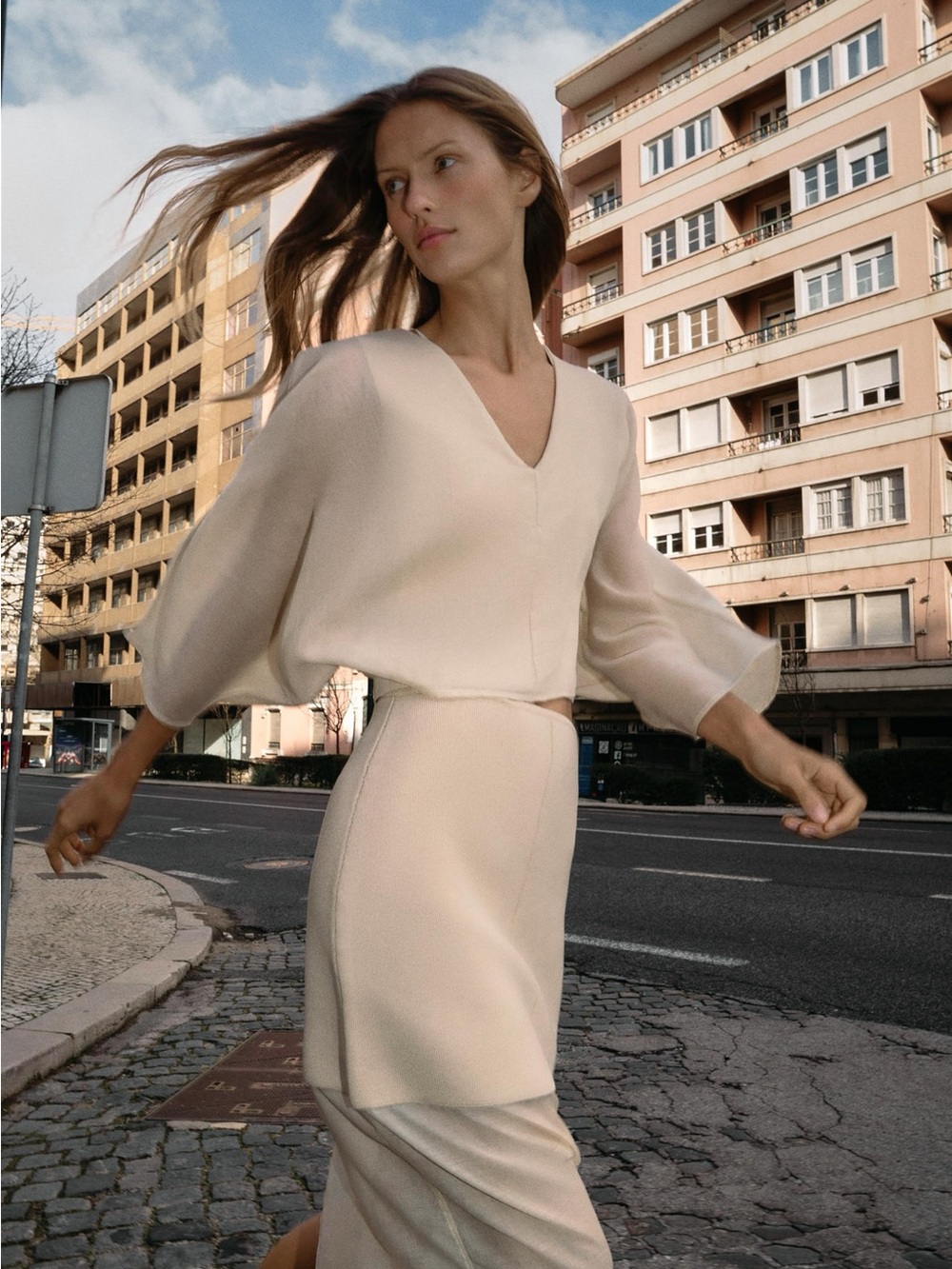 Zara Cream V-Neck Long Sleeve Blouse